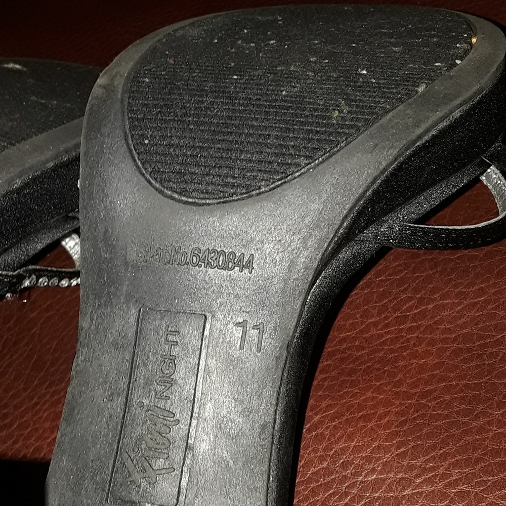 Fioni  hourglass heels - Picture 4 of 6